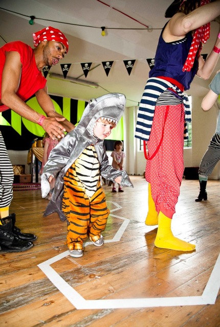 LAND OF KIDS - PIRATE SCHOOL - MOMMA LOVES 5